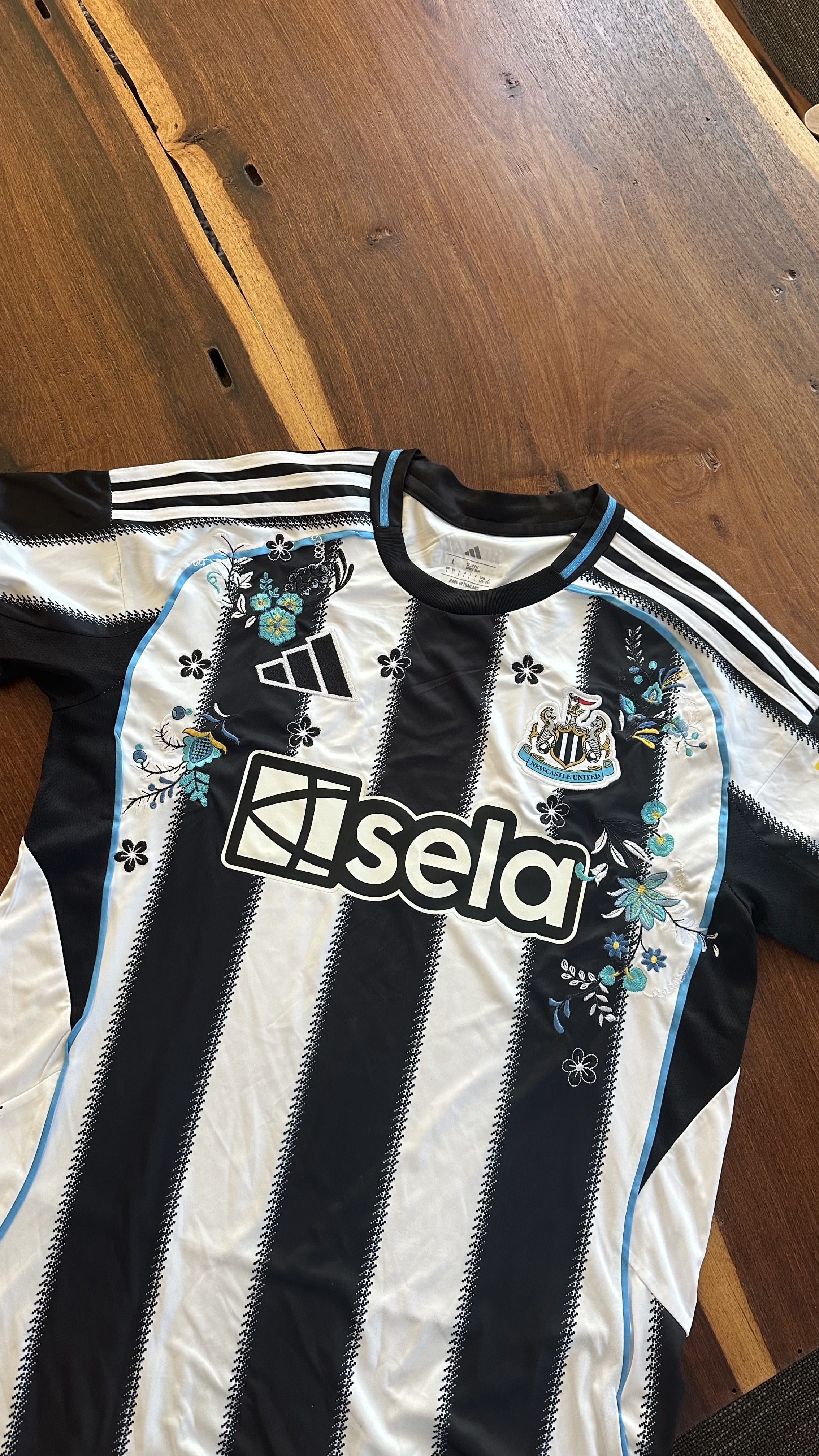 Custom Floral Embroidery Newcastle United 25/26 Home Football Jersey