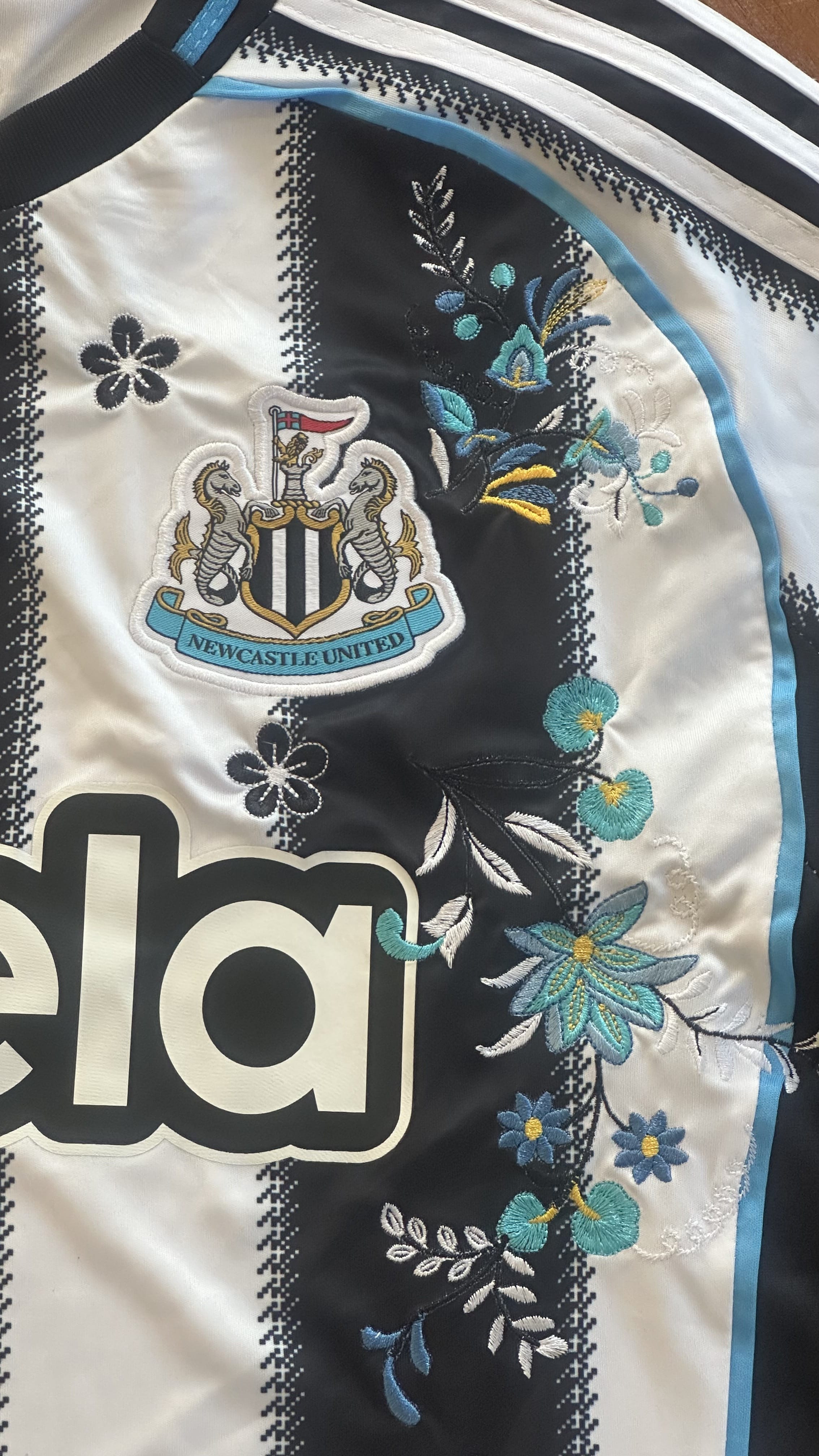 Custom Floral Embroidery Newcastle United 25/26 Home Football Jersey